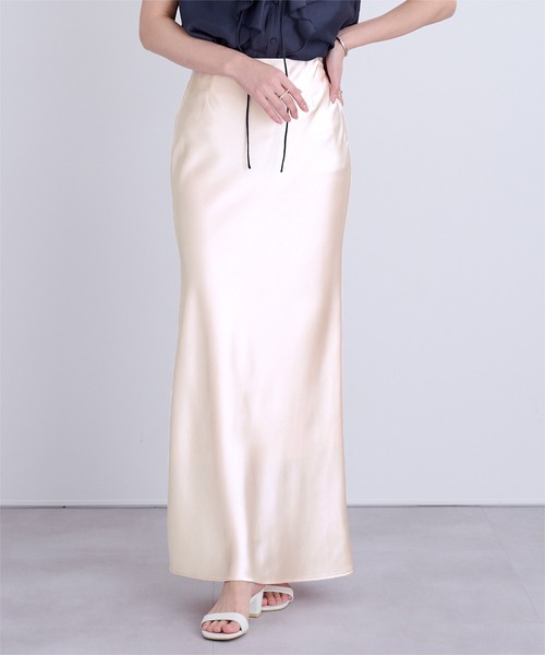 UR'S(ユアーズ)の「サテンマーメイドマキシスカート(スカート・レディース・ホワイト/ダークブラウン/ブルー/ブラック/ネイビー/ライトピンク/ベージュ/ミント/ライトイエロー・M/L/S/SP)」の9枚目の写真