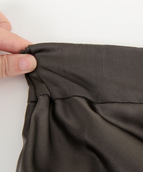 UR'S(ユアーズ)の「サテンマーメイドマキシスカート(スカート・レディース・ホワイト/ダークブラウン/ブルー/ブラック/ネイビー/ライトピンク/ベージュ/ミント/ライトイエロー・M/L/S/SP)」の16枚目の写真