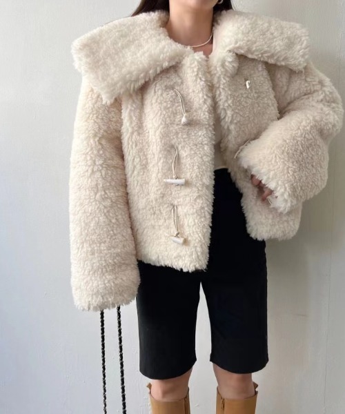 N.s（エヌドットエス）の「ビックカラーショートファーコート