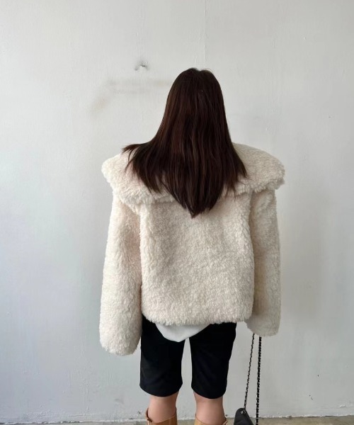 N.s（エヌドットエス）の「ビックカラーショートファーコート