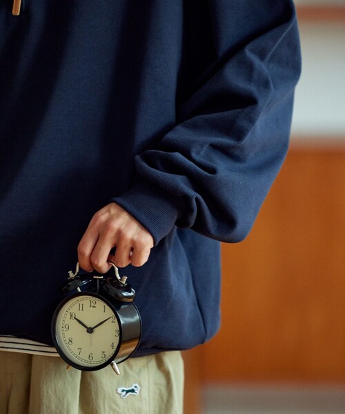 TOWNCRAFT(タウンクラフト)の「TOWN CRAFT/タウンクラフト 別注 ポロネック ハーフジップスウェット/ワンポイントロゴ/ビックシルエット(スウェット・メンズ・ベージュ/ネイビー/オフホワイト/チャコール・MEDIUM/LARGE)」の15枚目の写真