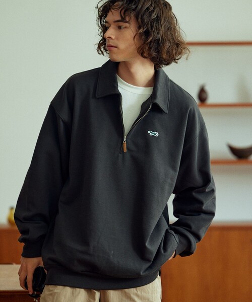 TOWNCRAFT(タウンクラフト)の「TOWN CRAFT/タウンクラフト 別注 ポロネック ハーフジップスウェット/ワンポイントロゴ/ビックシルエット(スウェット・メンズ・ベージュ/ネイビー/オフホワイト/チャコール・MEDIUM/LARGE)」の6枚目の写真