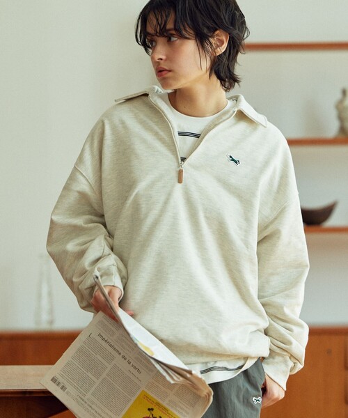 TOWNCRAFT(タウンクラフト)の「TOWN CRAFT/タウンクラフト 別注 ポロネック ハーフジップスウェット/ワンポイントロゴ/ビックシルエット(スウェット・メンズ・ベージュ/ネイビー/オフホワイト/チャコール・MEDIUM/LARGE)」の20枚目の写真