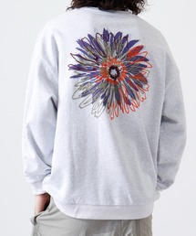 ルーズシルエット刺繍スウェット