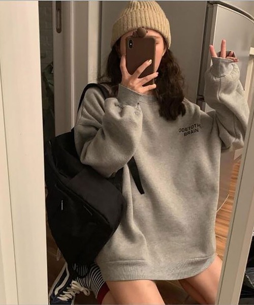 NinaetLina（ニナエリナ）の「裏起毛ワンポイントロゴトレーナー（Tシャツ/カットソー・レディース・グレー/ブラック/ホワイト・M）」の4枚目の写真