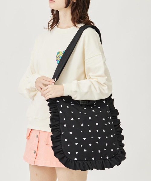 MILKFED.(ミルクフェド)の「HEART EMBROIDERY CANVAS BAG(ショルダーバッグ・レディース・ホワイト/ライトピンク/ブラック・ONE SIZE)」の2枚目の写真