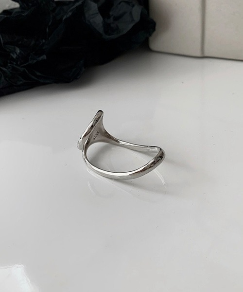 Ritomo De Ricco（リトモ・デ・リコ）の「SALE  シルバー925コート　ジオメトリBOWリング（リング・レディース・シルバー/ゴールド・FREE）」の10枚目の写真