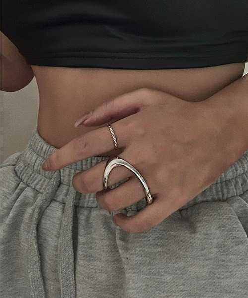 Ritomo De Ricco（リトモ・デ・リコ）の「SALE  シルバー925コート　ジオメトリBOWリング（リング・レディース・シルバー/ゴールド・FREE）」の12枚目の写真