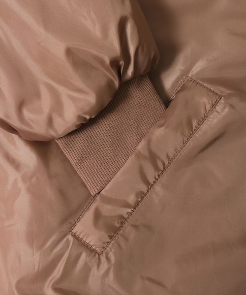 BAYBLO（ベイブロ）の「(DV)【ユニセックス】中綿 パデット モンスターパーカー（ダウンジャケット/コート・メンズ・ブラック/ベージュ/カーキ・MEDIUM/LARGE/X-LARGE）」の11枚目の写真