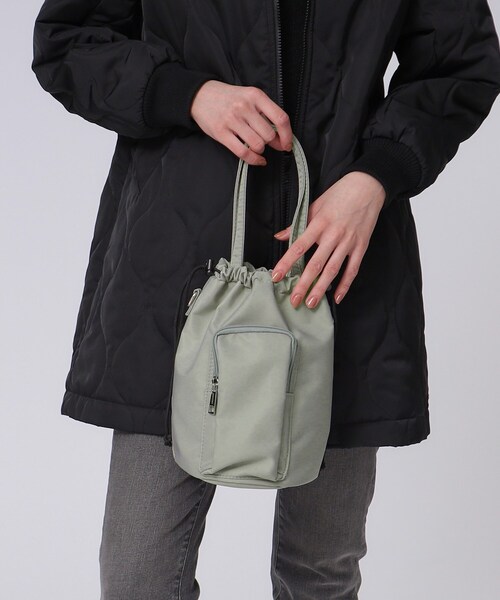 GALLEST（ギャレスト）の「ショルダー巾着ポーチ（ショルダーバッグ・レディース・カーキ/ブラック・00）」の5枚目の写真