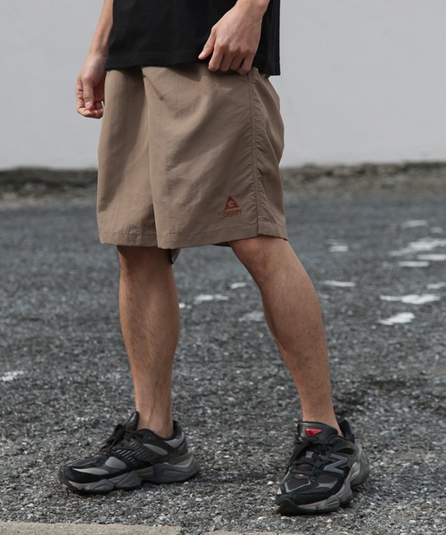 GERRY（ジェリー）の「【GERRY/ジェリー】水陸両用 ナイロンタスラン ワンポイント ショートパンツ（その他パンツ・メンズ・サファリグリーン/ブラック/ダークグレー/マスタード/パープル/ダークベージュ/レオパード/ネイビー系1/オリーブドラブ/オレンジ/ネイビー系2/ターコイズブルー/ブラック系その他/ブルーグリーン/カーキ/グレイッシュベージュ/グレー系カモフラージュ/イエロー系その他/グリーン系その他/ピンク・L/LL/M/S）」の5枚目の写真