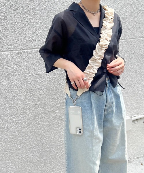 Me%（ミィパーセント）の「クシュクシュモバイルショルダーストラップ 993228（スマホグッズ・レディース・ブラック/シルバー/アイボリー/ベージュ・FREE）」の14枚目の写真