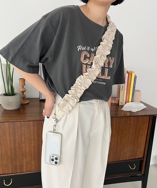 Me%（ミィパーセント）の「クシュクシュモバイルショルダーストラップ 993228（スマホグッズ・レディース・ブラック/シルバー/アイボリー/ベージュ・FREE）」の10枚目の写真