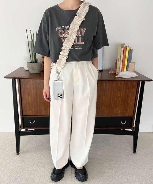 Me%（ミィパーセント）の「クシュクシュモバイルショルダーストラップ 993228（スマホグッズ・レディース・ブラック/シルバー/アイボリー/ベージュ・FREE）」の11枚目の写真