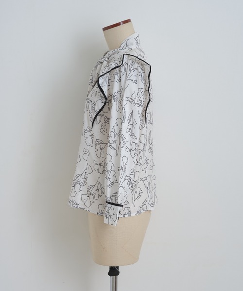 tocco closet(トッコ クローゼット)の「フリル付きボウタイリボン配色ラインフラワープリントブラウス(シャツ/ブラウス・レディース・オフホワイト/ピンク・M)」の18枚目の写真