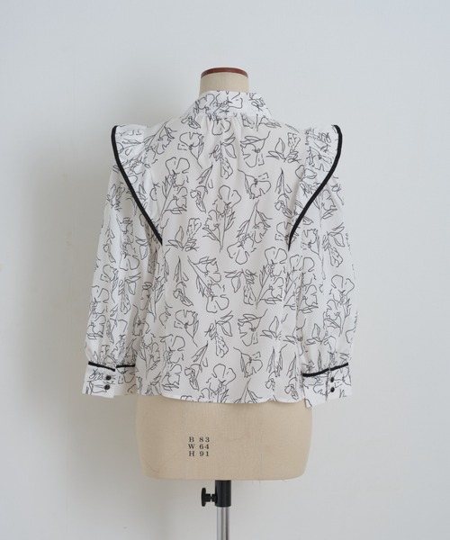 tocco closet(トッコ クローゼット)の「フリル付きボウタイリボン配色ラインフラワープリントブラウス(シャツ/ブラウス・レディース・オフホワイト/ピンク・M)」の19枚目の写真
