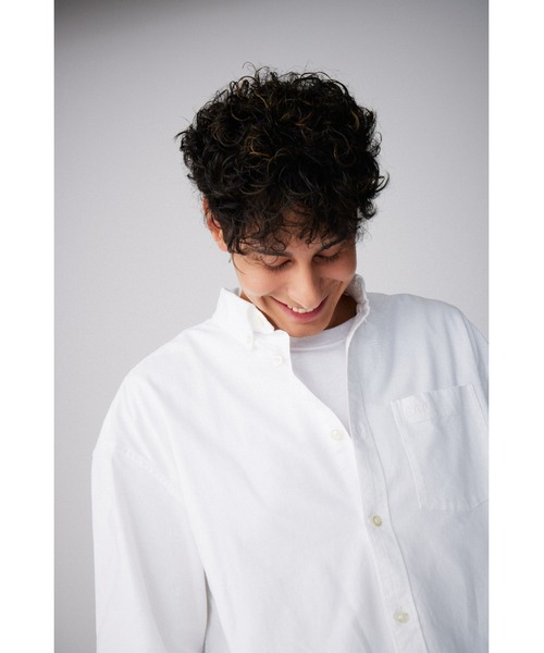 GAP（ギャップ）の「オックスフォード ビッグシャツ（シャツ/ブラウス・メンズ・ホワイト/ネイビー/ライトブルー・S/M/L/XL/XS）」の18枚目の写真