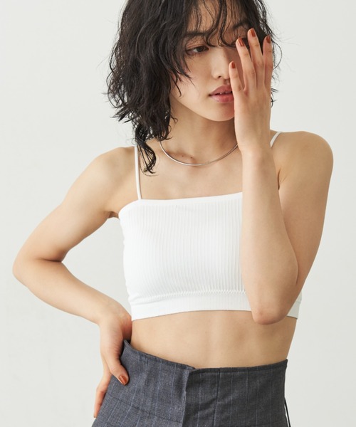 Aunt Marie's(アントマリーズ)の「ナローストラップカップ付きブラ(キャミソール・レディース・ホワイト/ブラック/グレー・FREE)」の4枚目の写真