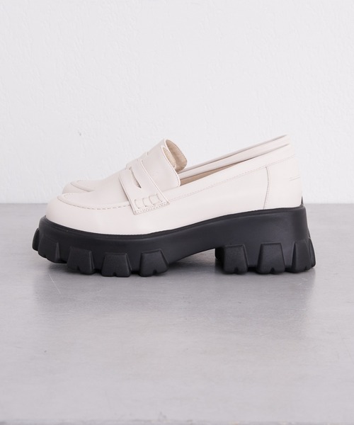 Chico(チコ)の「【2024SS】スニーカーソールローファー(ローファー・レディース・アイボリー/ブラック・SMALL/MEDIUM/LARGE)」の12枚目の写真