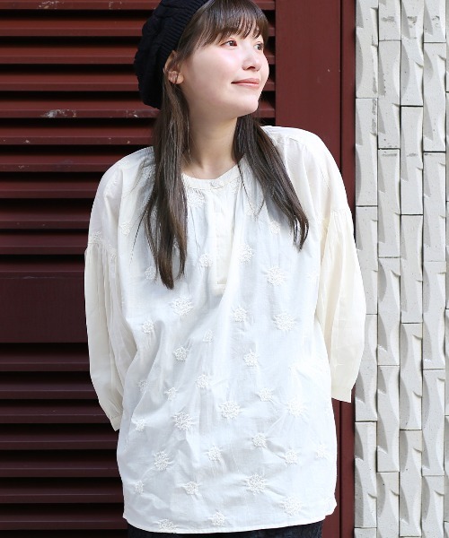 フラワー刺繍プルオーバー【大きいサイズ】（シャツ/ブラウス）｜チチカカ（チチカカ）シャツ/ブラウス