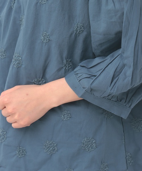 フラワー刺繍プルオーバー【大きいサイズ】（シャツ/ブラウス）｜チチカカ（チチカカ）