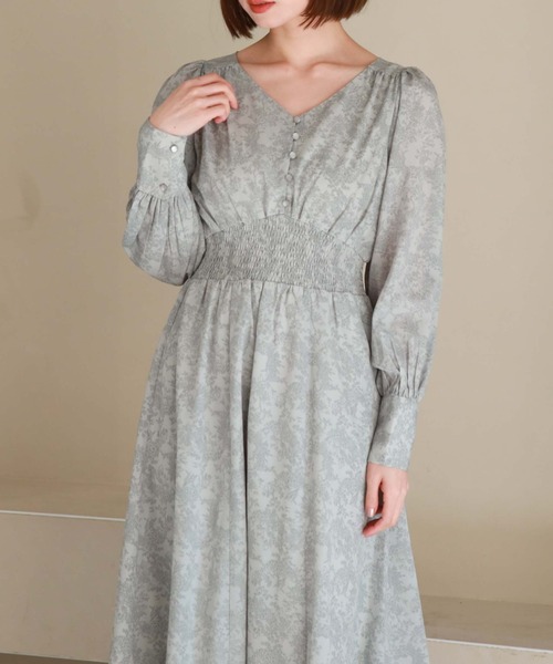 archives（アルシーヴ）の「長袖花柄シャーリングワンピース（ワンピース・レディース・グリーン/ブラック/アイボリー・MEDIUM）」の2枚目の写真