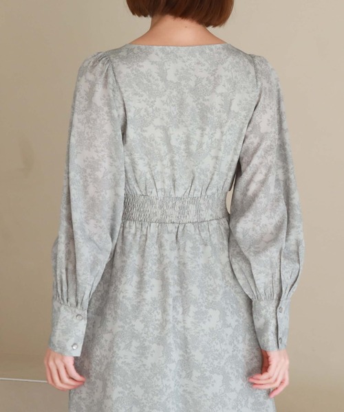 archives（アルシーヴ）の「長袖花柄シャーリングワンピース（ワンピース・レディース・グリーン/ブラック/アイボリー・MEDIUM）」の10枚目の写真