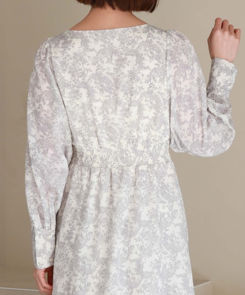 archives（アルシーヴ）の「長袖花柄シャーリングワンピース（ワンピース・レディース・グリーン/ブラック/アイボリー・MEDIUM）」の18枚目の写真