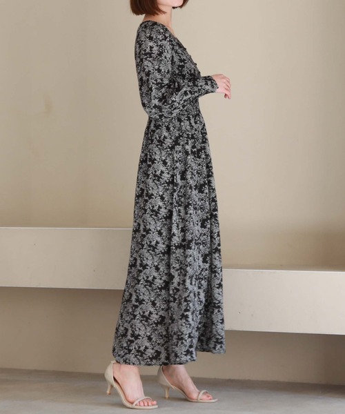 セール】長袖花柄シャーリングワンピース（ワンピース