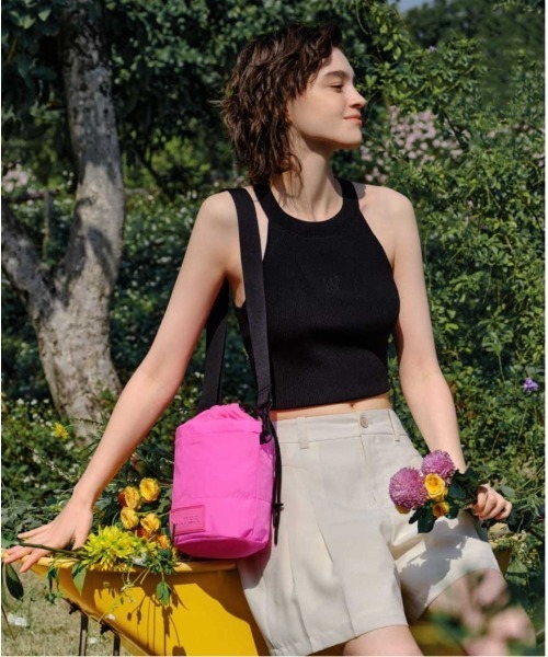 HUNTER(ハンター)の「トラベル リップストップ バケット(ボディバッグ/ウエストポーチ・レディース・ピンク/オレンジ/サックスブルー・ONE)」の1枚目の写真