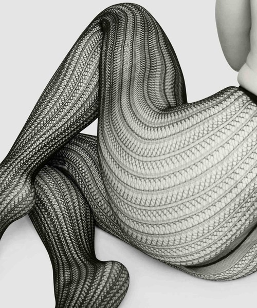 SWEDISH STOCKING（スウェディッシュストッキングス）の「Selma Net Tights Black（タイツ/ストッキング・レディース・ブラック・M/S/L）」の4枚目の写真