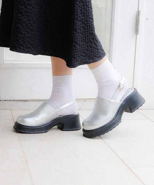 LAKOLE（ラコレ）の「厚底サボサンダル / 105884（サンダル・レディース・ブラック/アイボリー/その他1・MEDIUM/LARGE）」の3枚目の写真