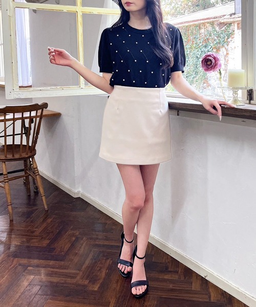 MIIA(ミーア)の「ダイヤ柄ビジュー半袖ニット(ニット/セーター・レディース・オフホワイト/ブラック・FREE)」の4枚目の写真