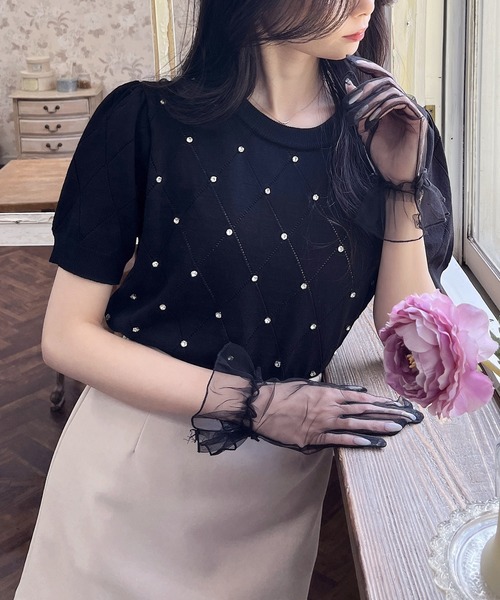 MIIA(ミーア)の「ダイヤ柄ビジュー半袖ニット(ニット/セーター・レディース・オフホワイト/ブラック・FREE)」の7枚目の写真