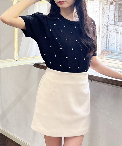 MIIA(ミーア)の「ダイヤ柄ビジュー半袖ニット(ニット/セーター・レディース・オフホワイト/ブラック・FREE)」の8枚目の写真