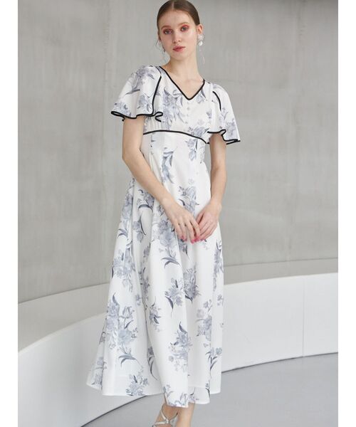 MERCURYDUO（マーキュリーデュオ）の「フレアースリーブフラワーワンピース（ワンピース・レディース・ベビーピンク/オフホワイト/チャコールグレー・MEDIUM/SMALL）」の7枚目の写真