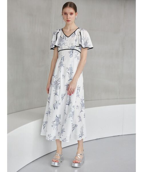 MERCURYDUO（マーキュリーデュオ）の「フレアースリーブフラワーワンピース（ワンピース・レディース・ベビーピンク/オフホワイト/チャコールグレー・MEDIUM/SMALL）」の8枚目の写真