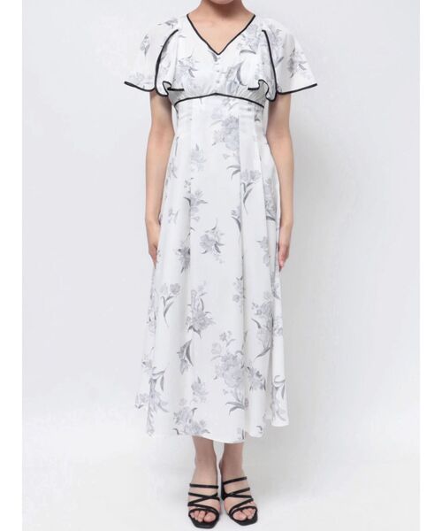 MERCURYDUO（マーキュリーデュオ）の「フレアースリーブフラワーワンピース（ワンピース・レディース・ベビーピンク/オフホワイト/チャコールグレー・MEDIUM/SMALL）」の6枚目の写真