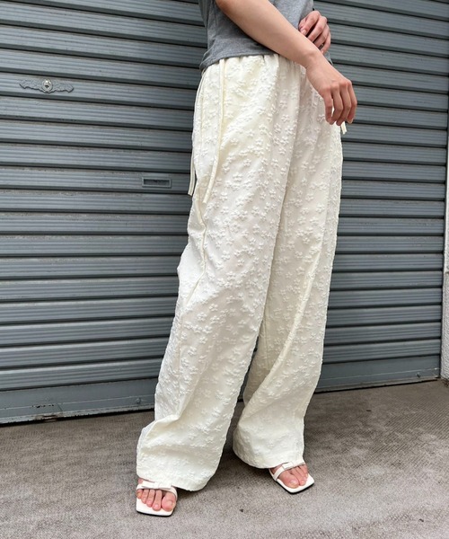mebole(メボレ)の「ウエストリボンフラワーワイドパンツ(その他パンツ・レディース・クリーム/ブラック/ホワイト・FREE)」の4枚目の写真