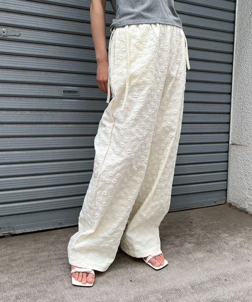 mebole(メボレ)の「ウエストリボンフラワーワイドパンツ(その他パンツ・レディース・クリーム/ブラック/ホワイト・FREE)」の5枚目の写真
