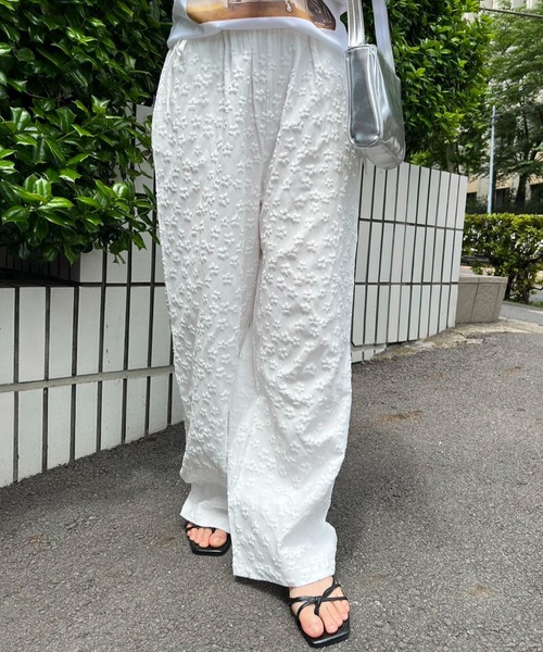 mebole(メボレ)の「ウエストリボンフラワーワイドパンツ(その他パンツ・レディース・クリーム/ブラック/ホワイト・FREE)」の13枚目の写真
