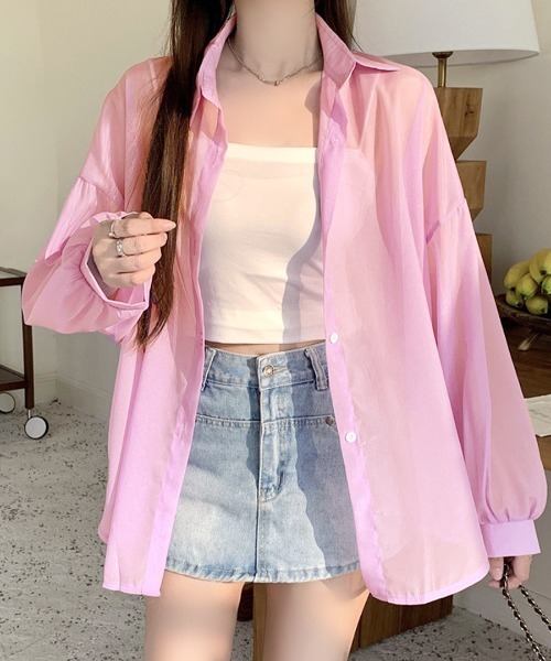 REMUR(レミュール)の「ゆるテロ感がかわいい。冷房対策にも◎ オーバーサイズ シアーシャツ(シャツ/ブラウス・レディース・ラベンダー/クリーム/オレンジ/ピンク/サックスブルー/ホワイト/ブラック/チャコールグレー/イエロー/パープル/グリーン/キャメル/ローズ/ライトピンク・M)」の12枚目の写真
