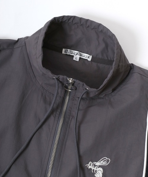 Salong hameu（サロン ハミュー）の「別注  蜂さんワンポイント刺繍 ナイロンアノラックジャケット/ハーフジッププルオーバー ユニセックス（ナイロンジャケット・メンズ・チャコールグレー/ライトグリーン/ブラック/ネイビー・L/M）」の13枚目の写真