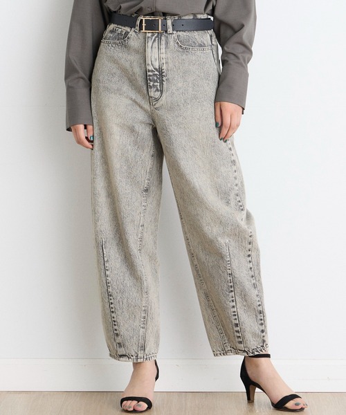 INED CLARO（イネドクラロ）の「カーブデニムパンツ【セットアップ対応】（デニムパンツ・レディース・ブルー/グレー・9号/7号）」の2枚目の写真