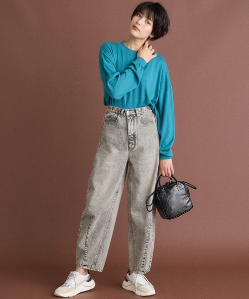 INED CLARO（イネドクラロ）の「カーブデニムパンツ【セットアップ対応】（デニムパンツ・レディース・ブルー/グレー・9号/7号）」の6枚目の写真