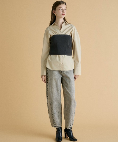 INED CLARO（イネドクラロ）の「カーブデニムパンツ【セットアップ対応】（デニムパンツ・レディース・ブルー/グレー・9号/7号）」の8枚目の写真