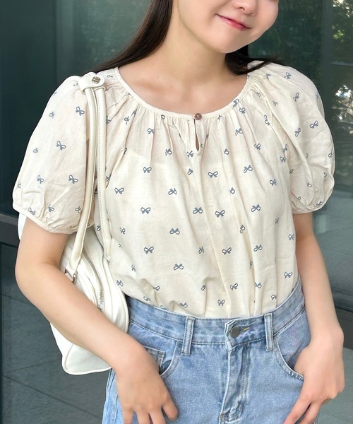 Cham.（チャム）の「2wayリボン柄ブラウス（シャツ/ブラウス・レディース・ブルー/ブラック/ピンク/ブラウン・F）」の4枚目の写真