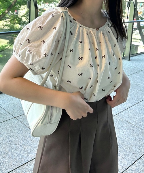 Cham.（チャム）の「2wayリボン柄ブラウス（シャツ/ブラウス・レディース・ブルー/ブラック/ピンク/ブラウン・F）」の7枚目の写真