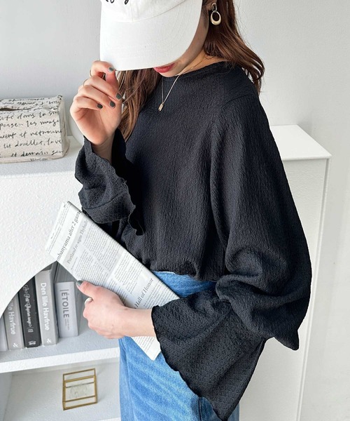 GeeRA(ジーラ)の「キャンディースリーブ表面感カットソー(Tシャツ/カットソー・レディース・アイボリー/ブラック・MEDIUM/LARGE)」の1枚目の写真