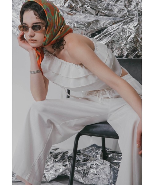 Solace（ソレイス）の「2WAYフリルキャミ＆ワイドパンツセットアップ（サロペット/オーバーオール・レディース・ホワイト/ネイビー・FREE）」の3枚目の写真